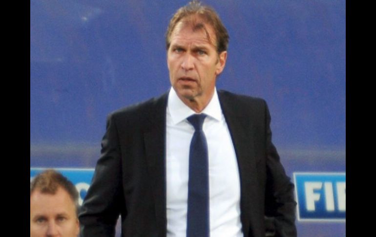 El holandés Pim Verbeek, seleccionador australiano durante el partido ante Ghana. EFE  /