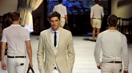 el festejo de aniversario se celebró con una pasarela. EFE  /