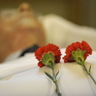 Prensa de El Vaticano arremete contra Saramago