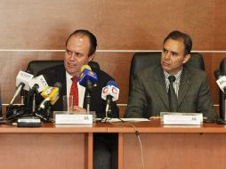 Francisco Martínez, Enrique Valcárcel Carlos Wolstein González, ofrecieron una conferencia de prensa. E. BARR  /