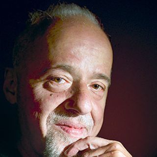 Paulo Coelho filosofa con el Mundial