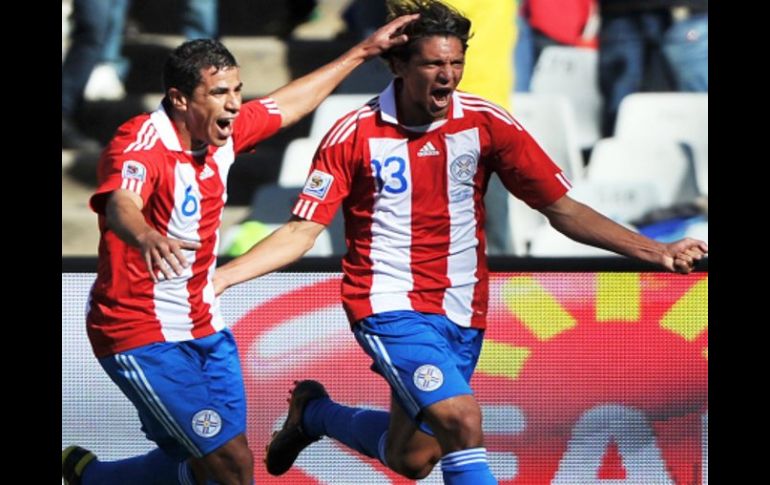 Enrique Vera después de haber anotado su gol a Eslovaquia. EFE  /