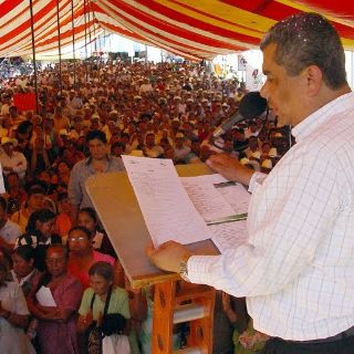 Escándalos de Mario Marín no le preocupan a López Zavala