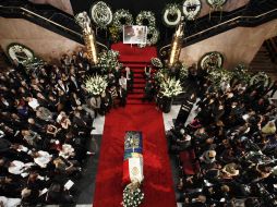 Rinden homenaje en el Palacio de Bellas Artes. AP  /