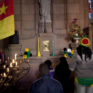 Sudáfrica reza por un milagrito