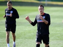 El jugador de la Selección de Inglaterra, John Terry (der.) AFP  /