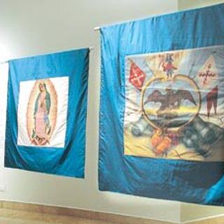 Rinden honor a banderas utilizadas por el general Ignacio Allende