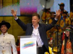 Juan Manuel Santos nuevo presidente de Colombia, durante su discurso en agradecimiento a sus seguidores en el Coliseo de Bogotá. NTX  /