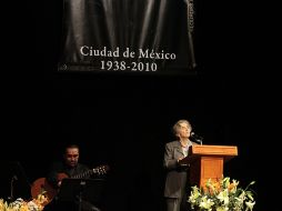 Poniatowska asegura que Monsiváis deja un mensaje de creer en la democracia. EL UNIVERSAL  /