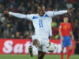 David Suazo de la Selección de Honduras en el partido ante España. AFP  /