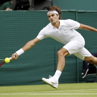 Federer evita la sorpresa más grande de su carrera