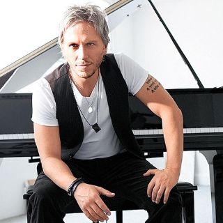 Noel Shjaris alza la voz