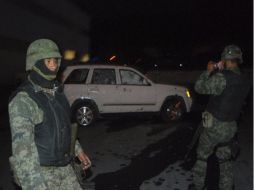 El área fue resguardada por policías estatales y soldados. EFE  /