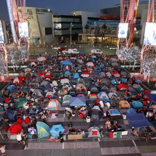 Fans de Twilight acampan en el centro de Los Ángeles