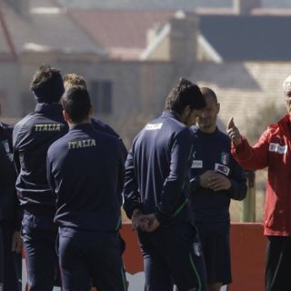 Italia, al borde de la eliminación