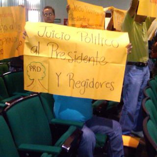 Suspenden sesión en Zapopan con manifestación contra Estadio de Atletismo