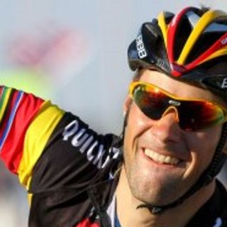 Quick Step presenta a ciclistas para el Tour