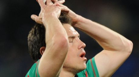 Guillermo Franco, reacciona luego fallar anotación ante Uruguay. AFP  /