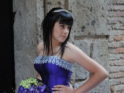 Familiares y amigos felicitaron a la quinceañera.  /
