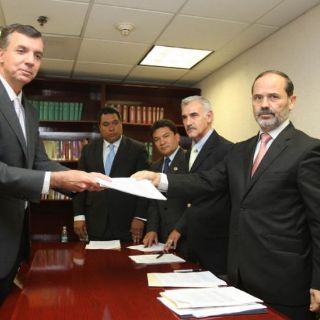 Presenta bancada panista iniciativa de juicio político contra Herrera