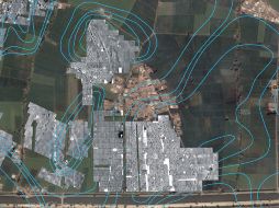 Imagen satelital a color de los contornos de una ciudad con calles, edificios y templos de Egipto. EFE  /