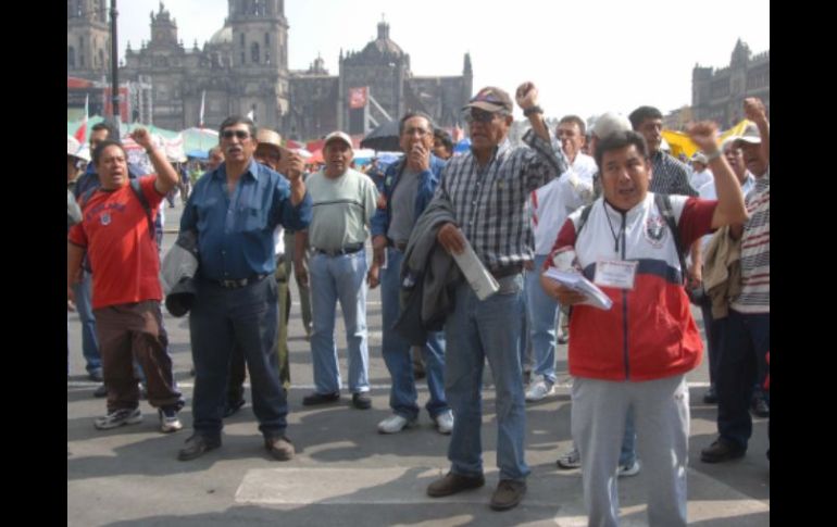 MDF00623113. Ex trabajadores de la extinta Luz y Fuerza del Centro, se manifiestan frente a la SCJN. NTX  /