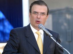 Marcelo Ebrard aseguró que la eliminación de la tenencia es un tema que debe tomarse con seriedad. NTX  /