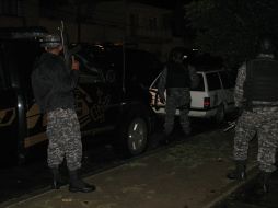 Policías del Estado acudieron a apoyar el operativo contra los sicarios. M. PATIÑO  /