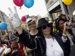 Museos, parques y calles que contienen algo de la memoria de Michael Jackson son visitados por sus fans. REUTERS  /