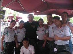 En el restaurante Las Sombrillas, el ambiente mundialista se vive intensamente cada vez que México juega en Sudáfrica. N. GUTIÉRREZ  /