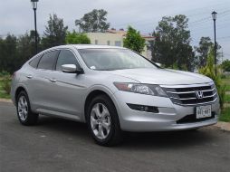 Honda tenía que hacer algo ante rivales como la Toyota Venza.  /