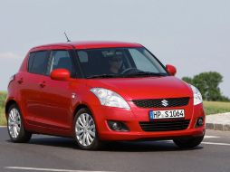 Las pequeñas dimensiones del Swift lo hacen un coche práctico para circular por la ciudad.  /