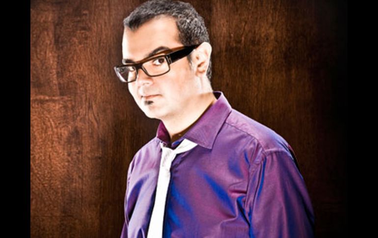 El DVD ofrece un recorrido por su estudio para mostrar cómo preparó la edición original. ALEXSYNTEK.COM.MX  /