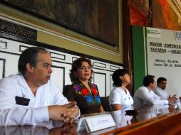 La gobernadora Ivonne Ortega y el embajador de Israel en México, Yosef Livne, en una reunión comercial. NTX  /