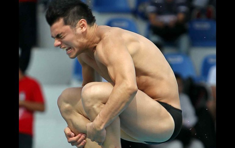 Yahel Castillo ejecuta un clavado. MEXSPORT  /