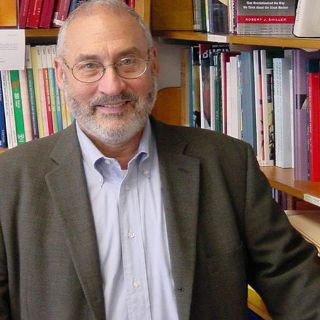 Los gobiernos deberían crear sus propios bancos: Stiglitz