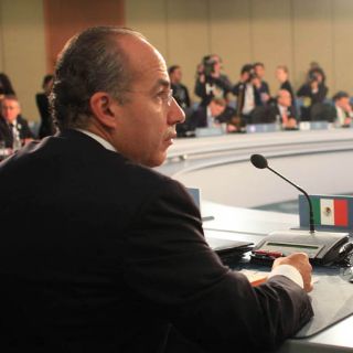 Calderón alista ley ante bancarrota de bancos