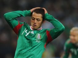 Javier 'Chicharito' Hernández reacciona ante gol de Argentina. AFP  /
