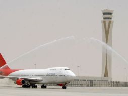 Un jumbo jet de carga resultó ser la primera aeronave que aterriza. AFP  /