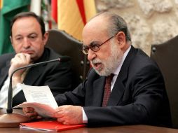 El director de la Academia José Guadalupe Moreno junto al presidente del gobierno de La Rioja, Pedro Sanz durante el curso. EFE  /