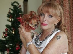 Famous Chihuahuas, en la que aparecen Gail Posner y su perrita Conchita. AP  /