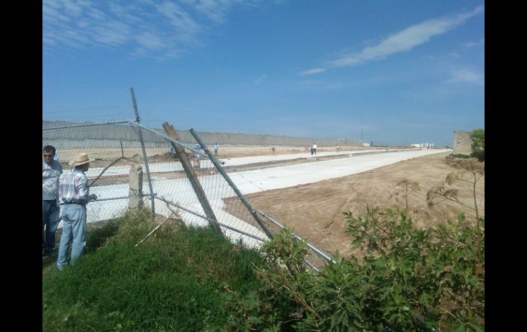 Expansión del fraccionamiento, donde se aprecia una malla en violación del decreto del Área Protegida del bosque. L. NAVARRO  /