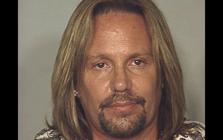 En la foto, Vince Neil, tras ser detenido.  AP  /