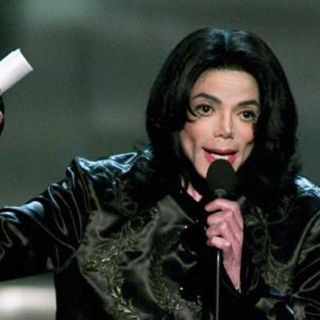 Checos se oponen a erigir estatua de Michael Jackson