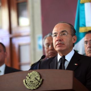 Calderón insiste en suma de voluntades políticas contra el crimen