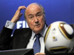El Presidente de la FIFA Joseph Blatter abordó el caso de Francia en la rueda de prensa de hoy. AP  /