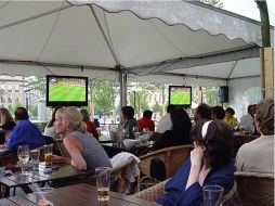 La participación de México en la Copa Mundial de Sudáfrica, fue positiva para el gremio restaurantero y de giros de diversión. ESPECIAL  /