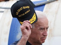El vicepresidente de Estados Unidos, Joe Biden, supervisa las tareas de lucha contra el vertido en Florida. AP  /