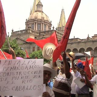 Antorchistas se manifiestan en Centro y anuncian próximo plantón