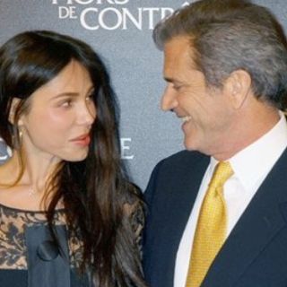 Mel Gibson y su ex novia están en guerra